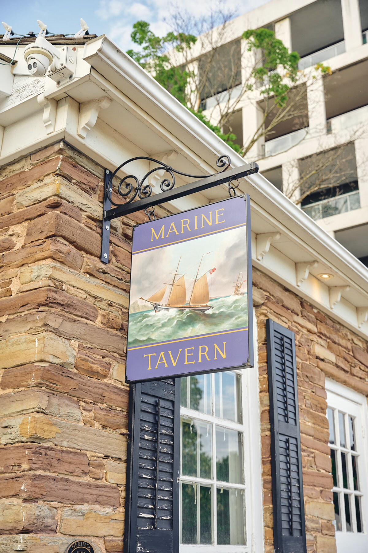Marine Tavern — hospitality photography