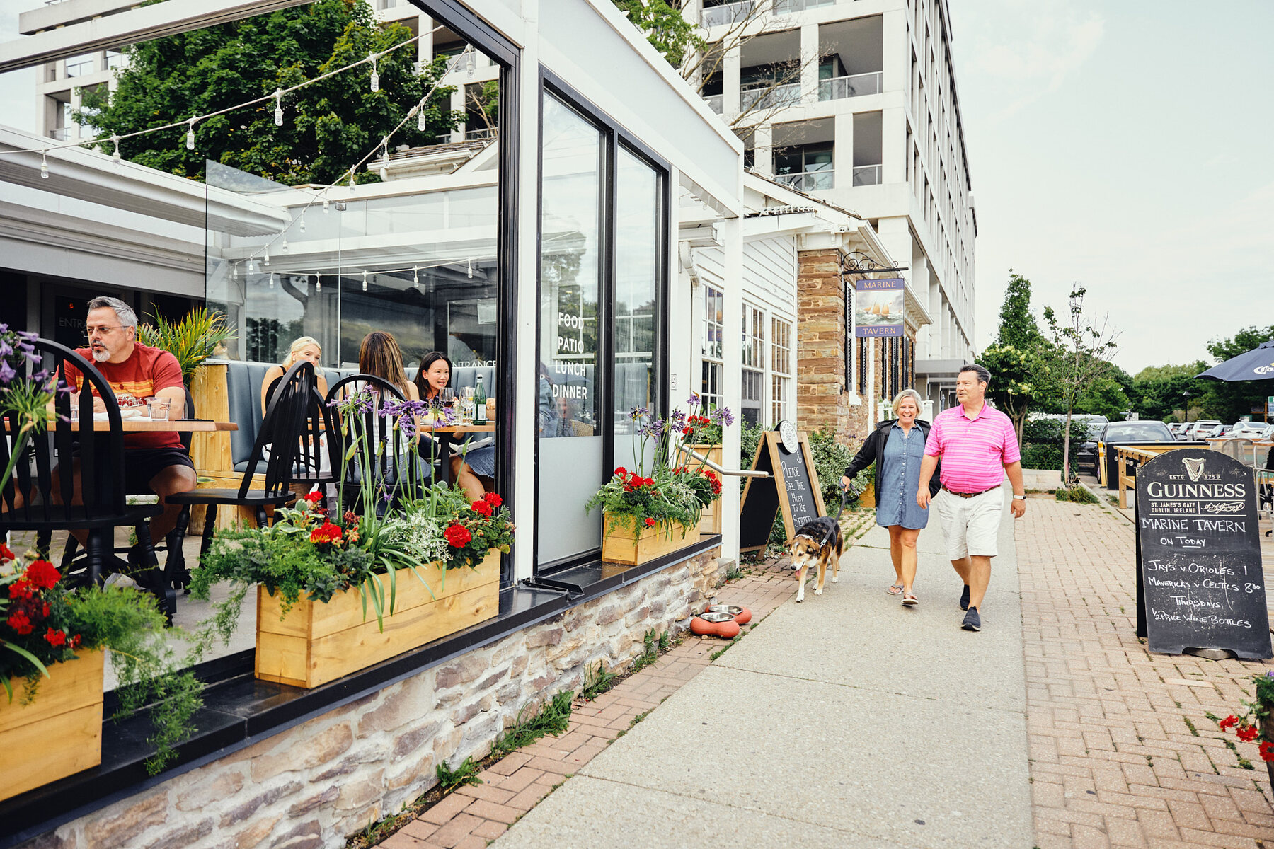 Marine Tavern — hospitality photography